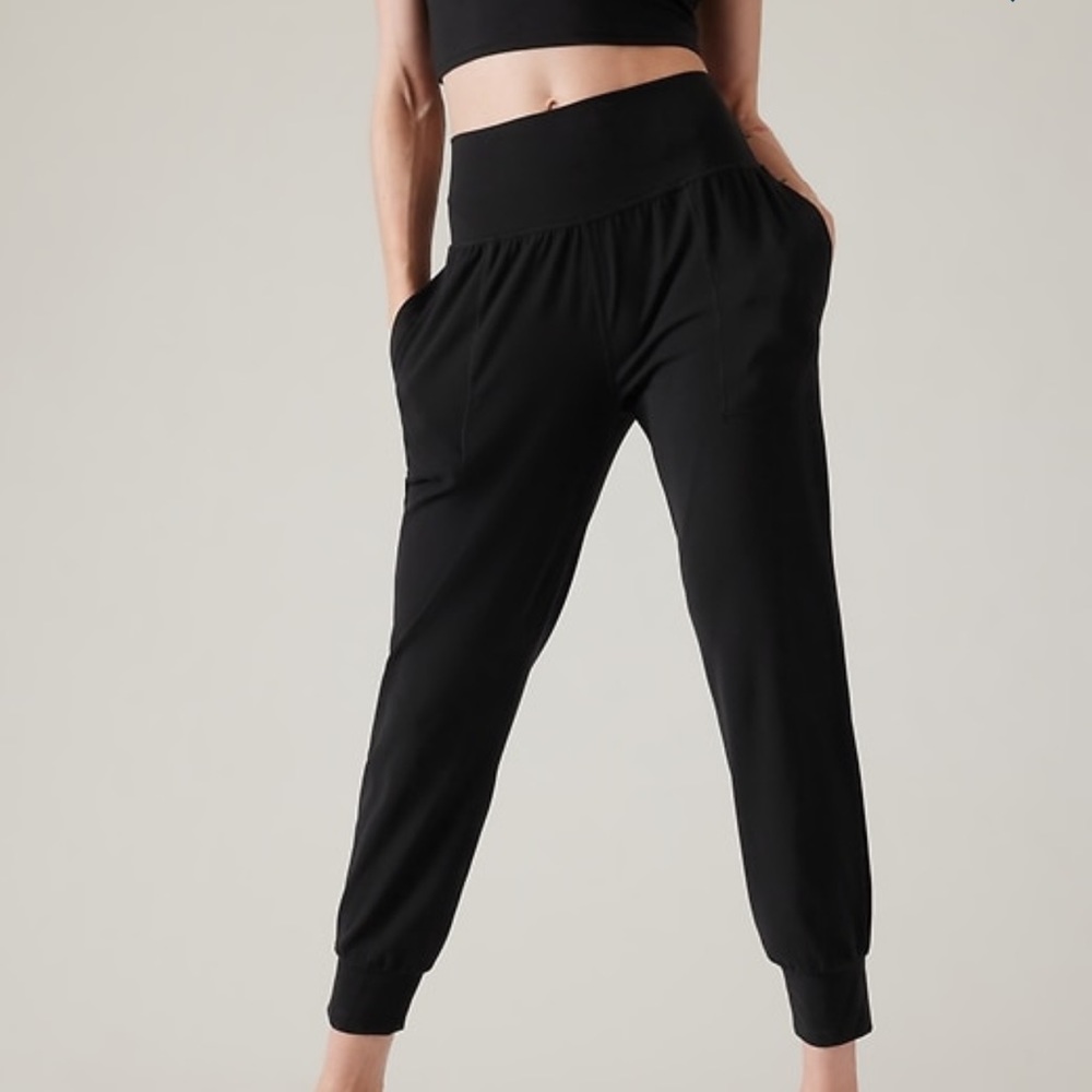 NWOT Athleta Salutation Jogger